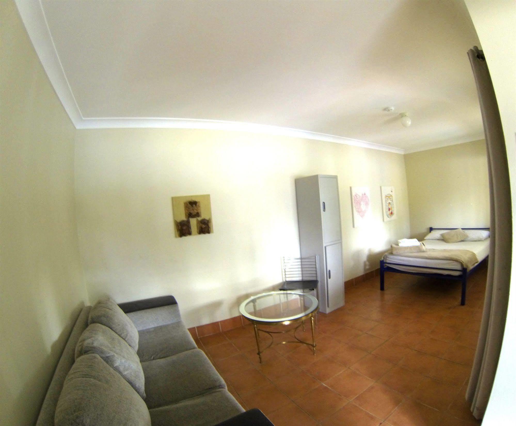 Hostel Budds In Surfers Backpackers