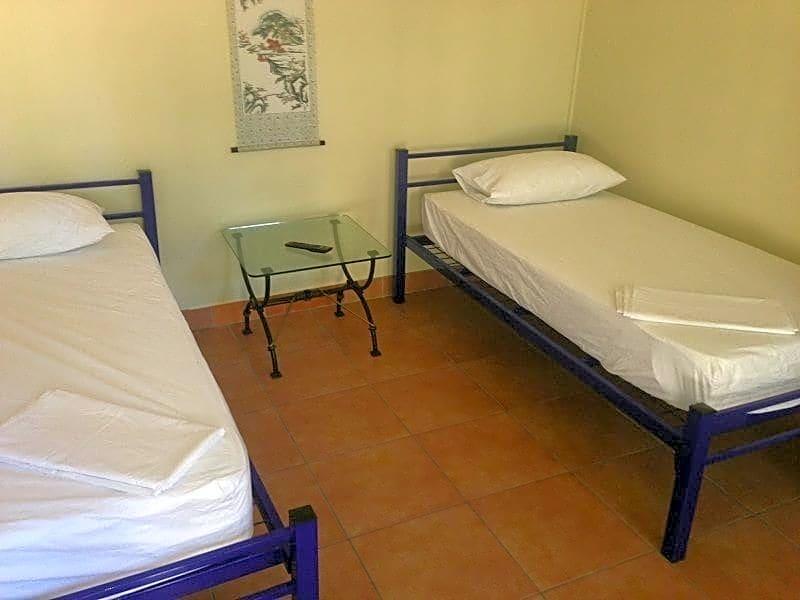 Budds In Surfers Backpackers Hostel